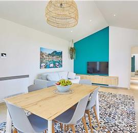 3 bedroom villa with infinity pool and jacuzzi, Scopello, sleeps 5-6